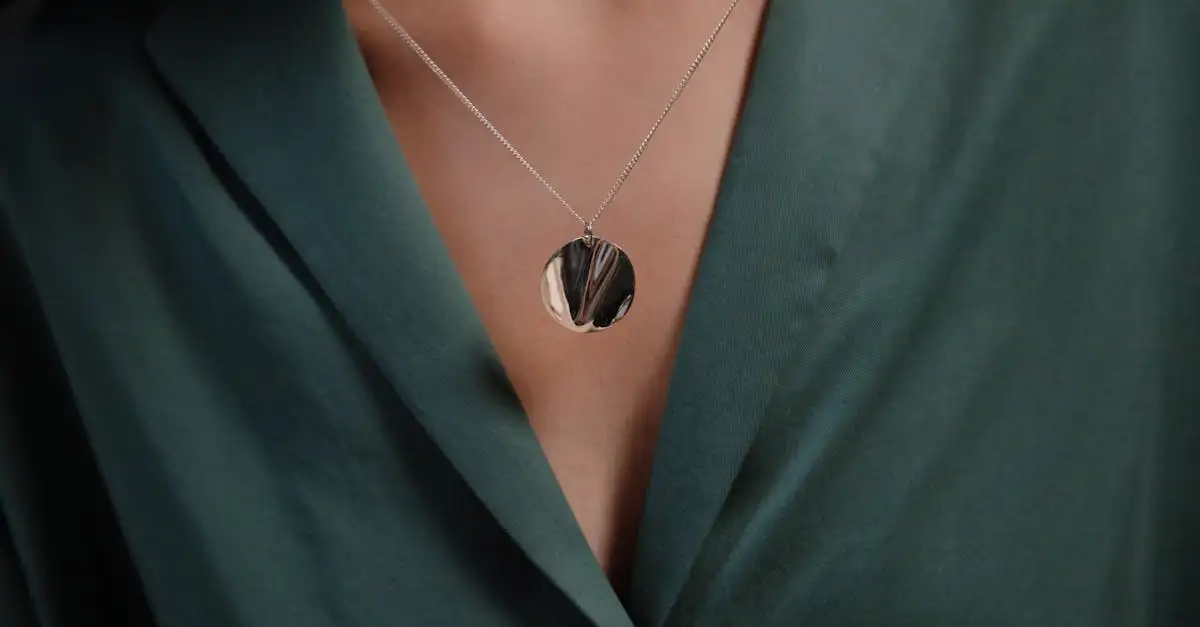 Collier long