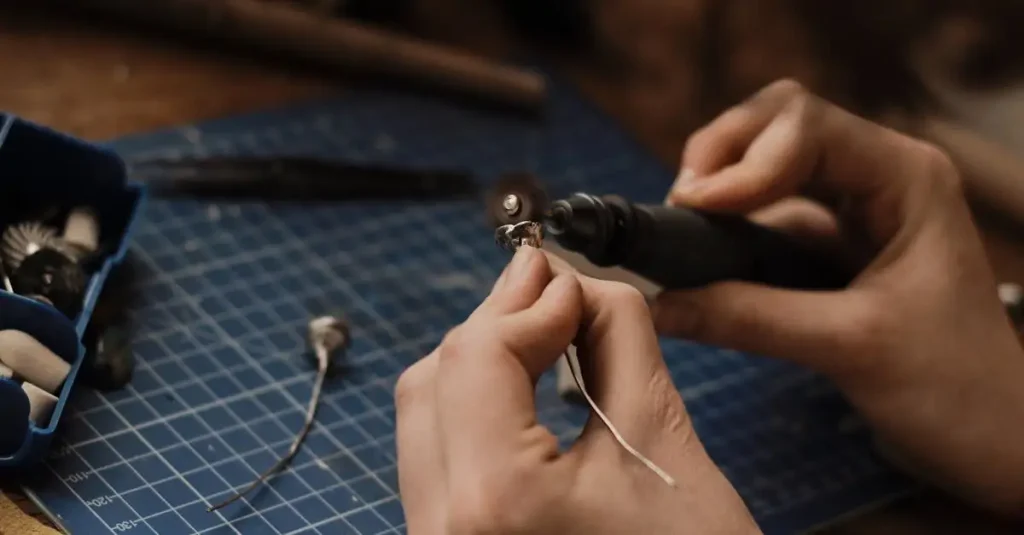 Bijoutiers Joailliers : Création et Réparation de Bijoux sur Mesure