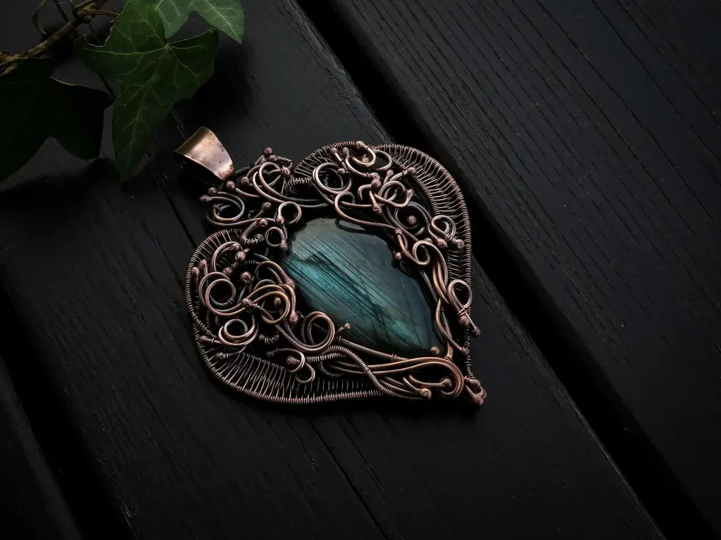 Bijoux artisanaux uniques : Créations faites main et originales