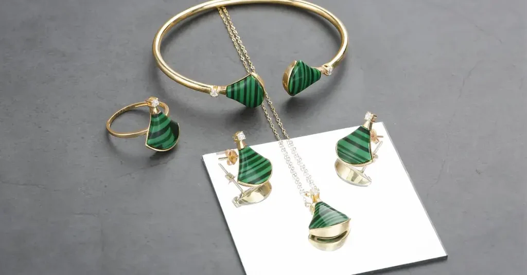 Boucles d'Oreille Femme Or Blanc : Élégance et Raffinement