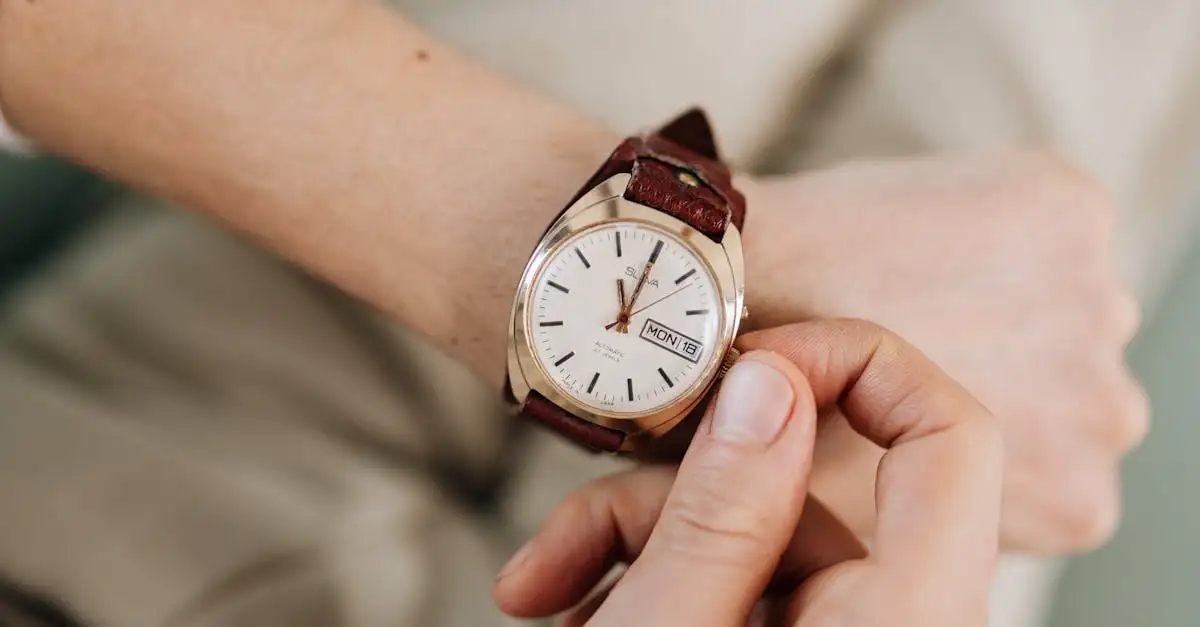 Collier Montre Élégant : Style et Fonctionnalité au Poignet