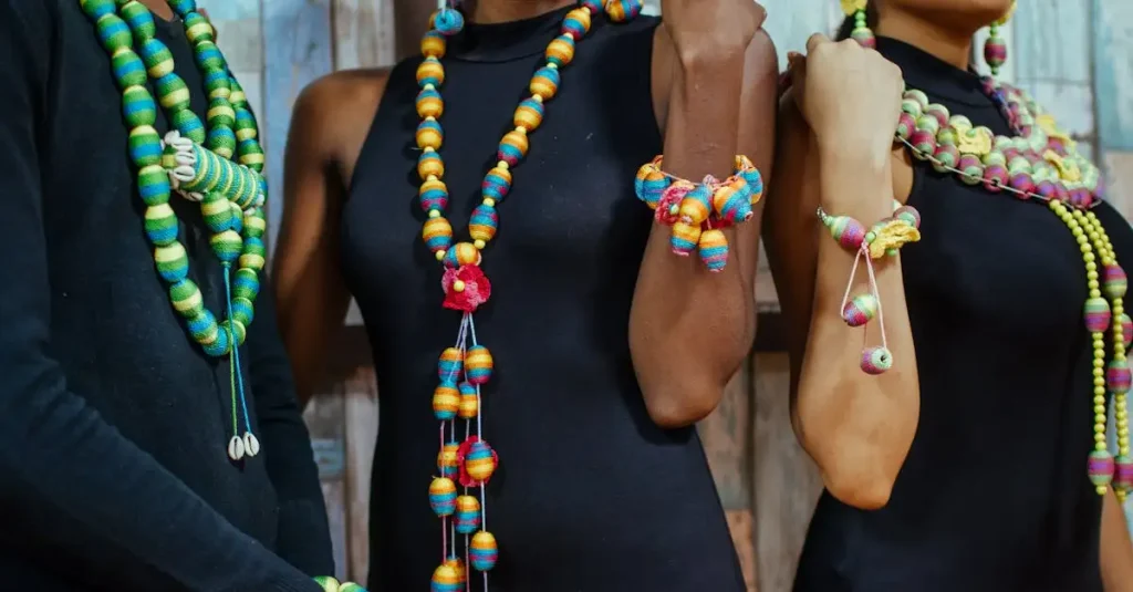 Gros Colliers Femme Tendance : Découvrez les Nouveautés