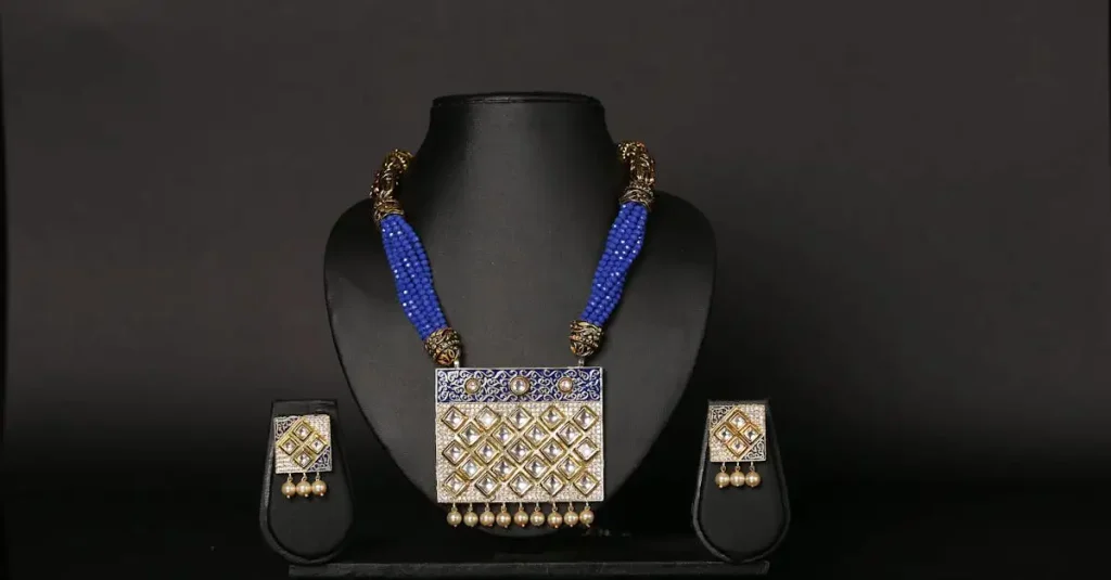 Collier Pierre Bleue : Bijoux Élégants et Uniques