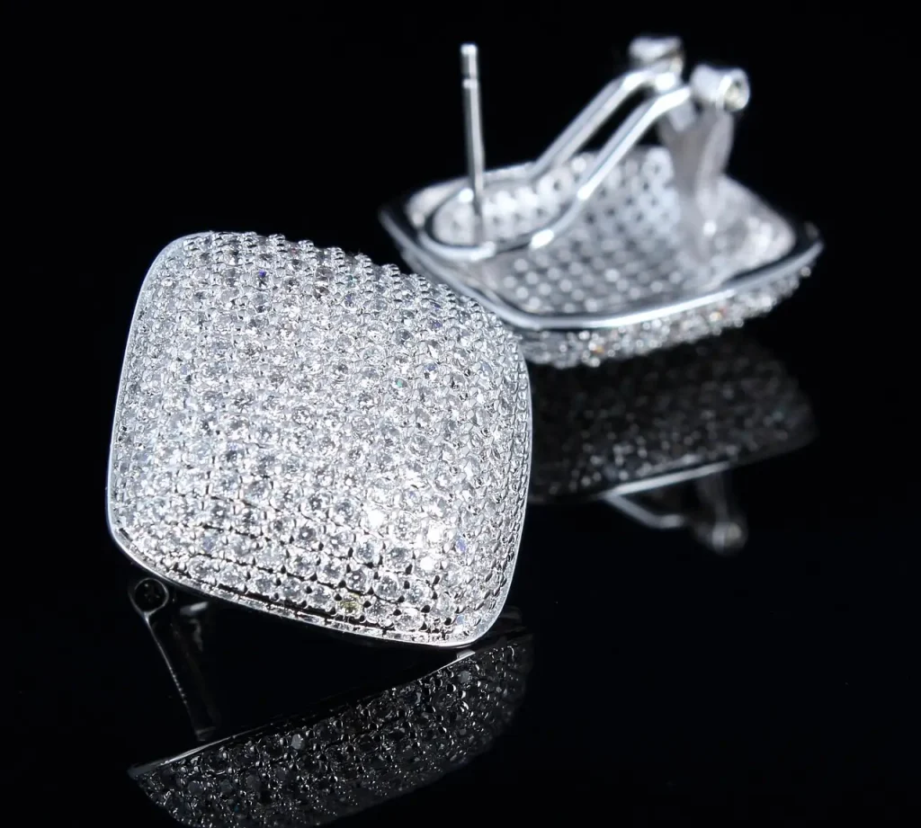 Colliers Swarovski : Éclat et Élégance pour Toutes Vos