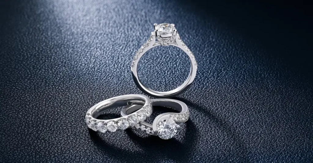 Bague de fiançailles en argent pour femme : modèles uniques