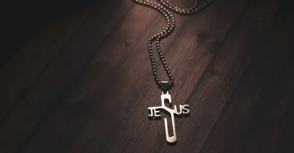 Collier en Croix : Bijoux Religieux et Tendance